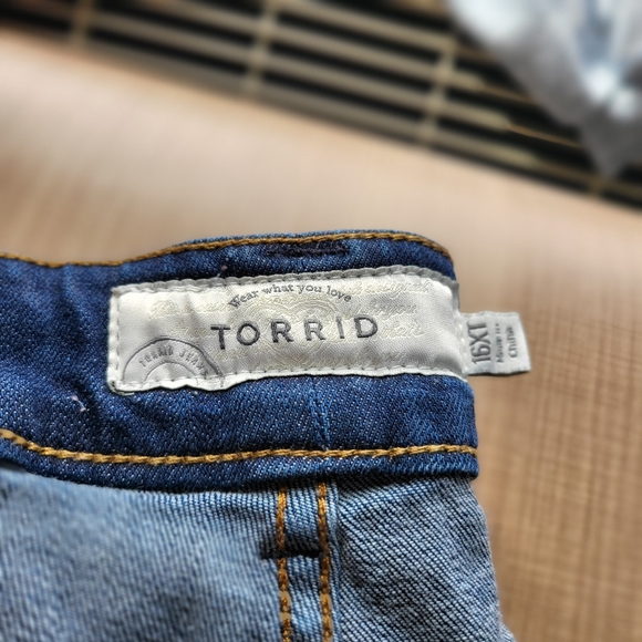 Torrid relaxed boot jeans - Picture 2 of 7